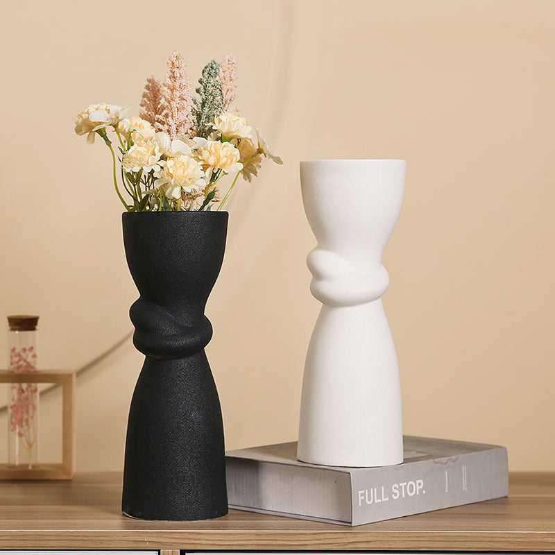 Elegante und zeitgenössische Keramikvase