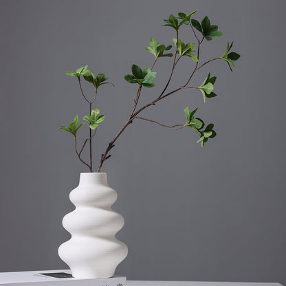 Moderner minimalistischer gerippter Keramikvase