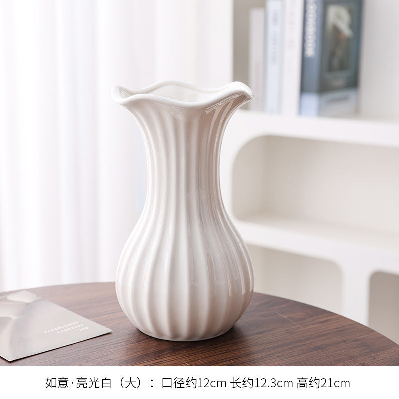 Elegante gerippte Keramik-Blumenvase