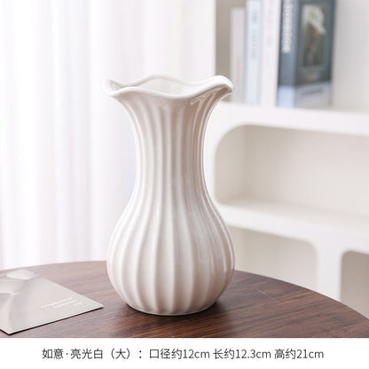 Elegante gerippte Keramik-Blumenvase
