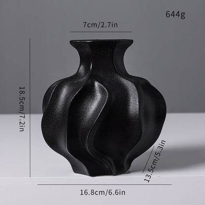 Strukturvase aus zeitgenössischer Keramik