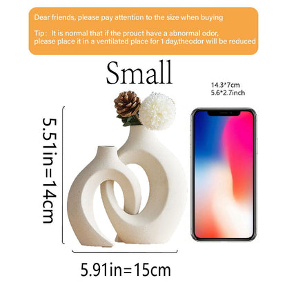 Moderne skulpturale Hohlring-Ceramic Tischvase Set mit minimalistischer asymmetrischer Silhouette