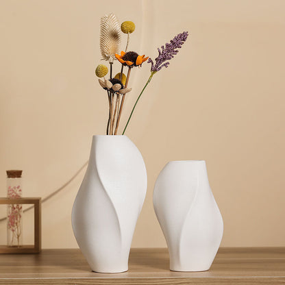 Elegante und zeitgenössische Keramikvase