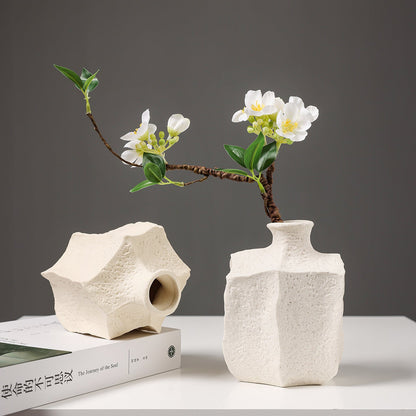 Abstrakte Keramikvase