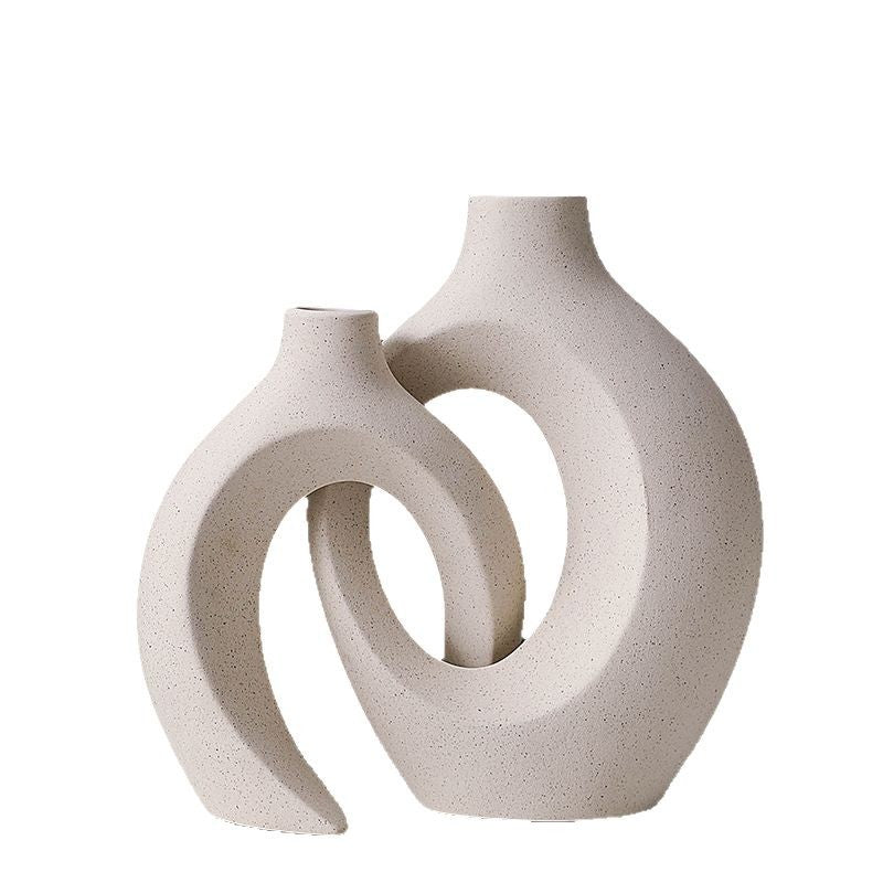 Moderne skulpturale Hohlring-Ceramic Tischvase Set mit minimalistischer asymmetrischer Silhouette