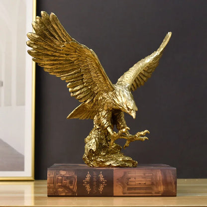 Resin Golden Eagle Statue Kunst Tier Modell Sammlung Ornament Home Office Schreibtisch Feng Shui Dekor Figuren einfach