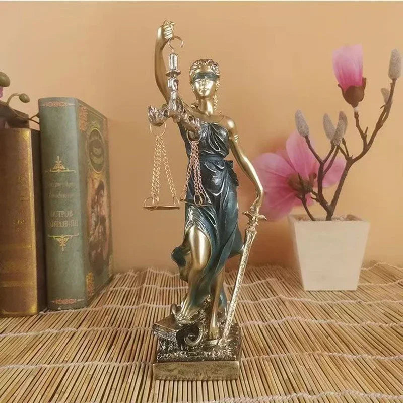 ERMAKOVA europäische antike Bronze griechische Göttin der Gerechtigkeit Statue Fair Angels Harz Skulptur Ornamente Desktop Heimdekoration Geschenk