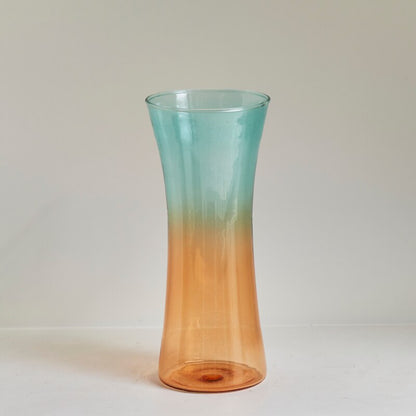 Gradient farbige Glasvase