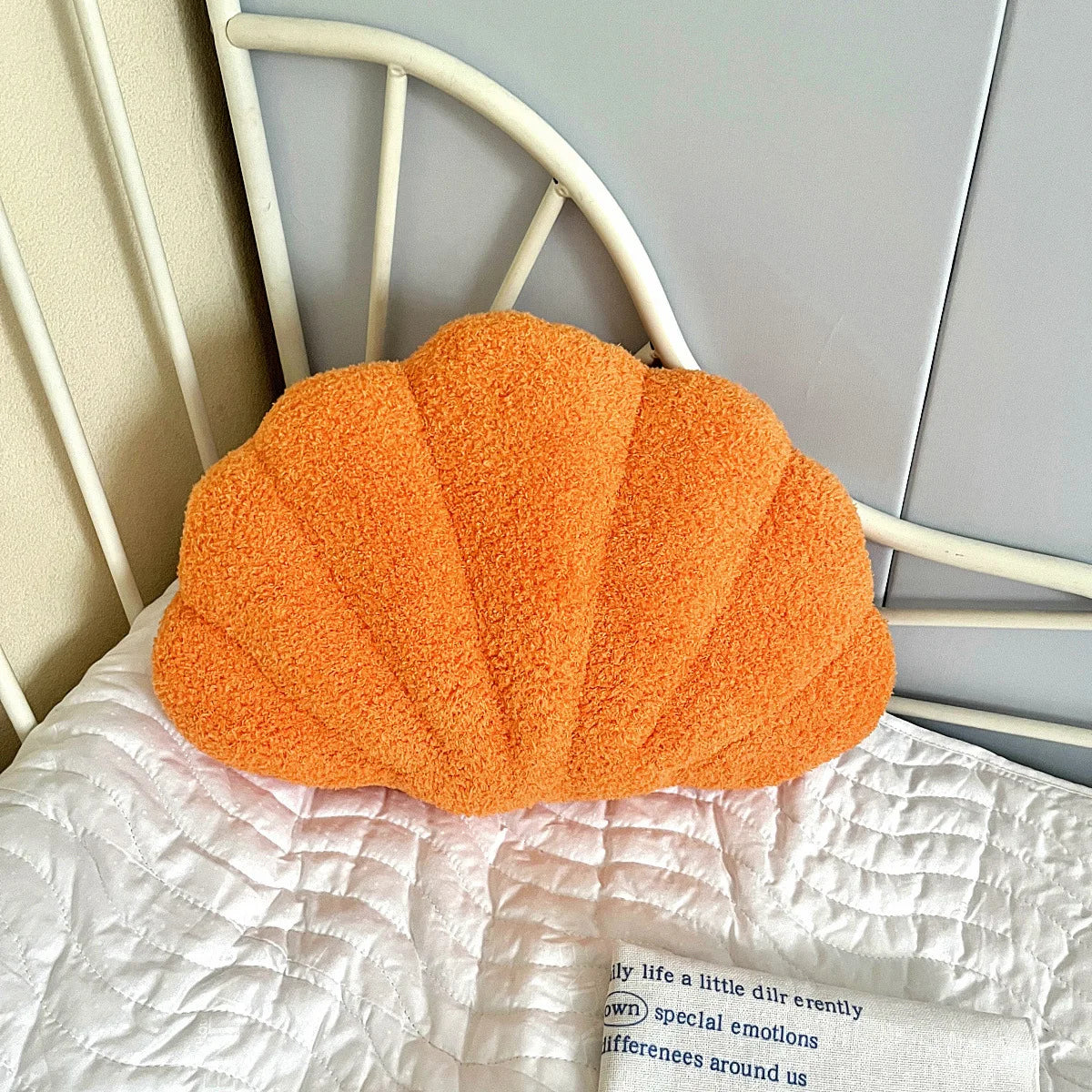 Pastell Schalenkissen – Flauschiges Bouclé-Plüschkissen | Heim Zeile