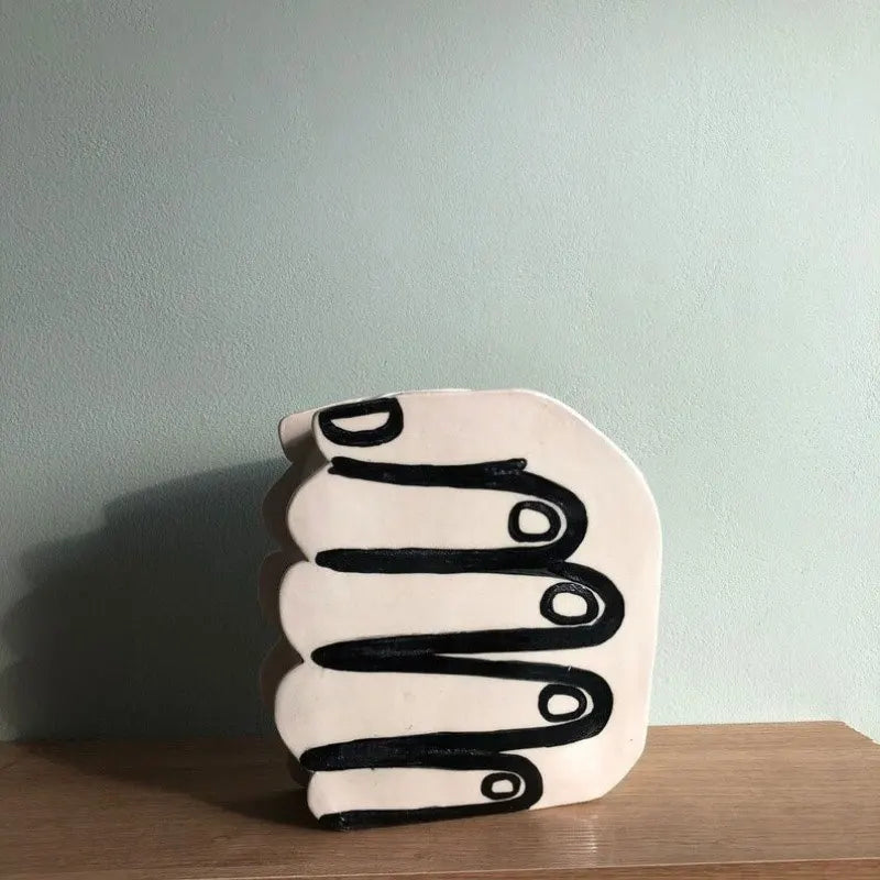 Hand Blumen Vase halten
