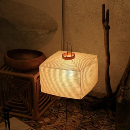 Japanische kreative Papier-Stehlampe mit Dreibeinständer
