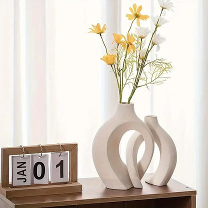 Set aus 2 Hohlkeramikwesen mit modernem skandinavischen Design