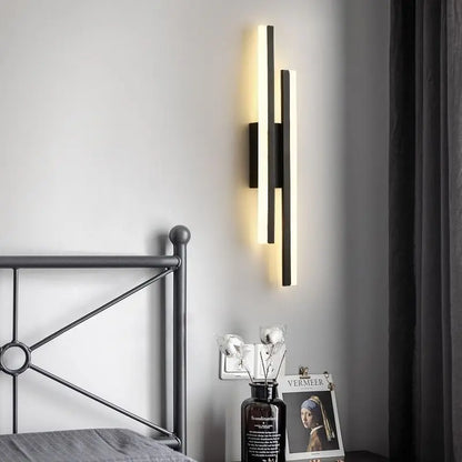 Moderne LED-Wandleuchte: Schwarz/Gold Acryl Raumschmucklicht
