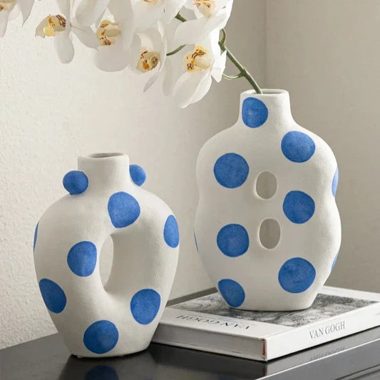 Blaue Punkte Wonky Vase