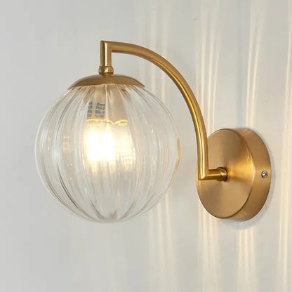 Zeitgenössische skandinavische runde Ball-Eisen-Glas 1-Licht Wandleuchte für das Wohnzimmer