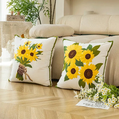 Baumwollgesticktes Dekokissen 45x45 cm mit Sonnenblumenmuster