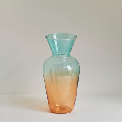 Gradient farbige Glasvase