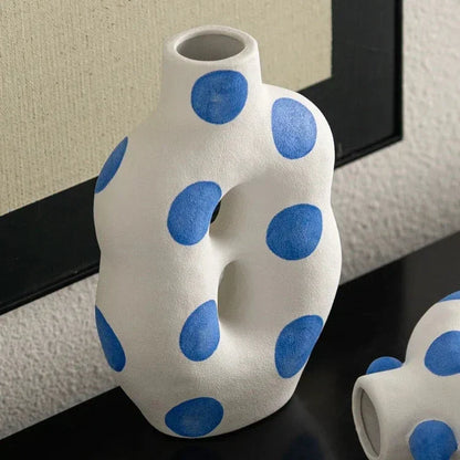 Blaue Punkte Wonky Vase