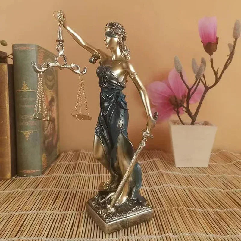 ERMAKOVA europäische antike Bronze griechische Göttin der Gerechtigkeit Statue Fair Angels Harz Skulptur Ornamente Desktop Heimdekoration Geschenk