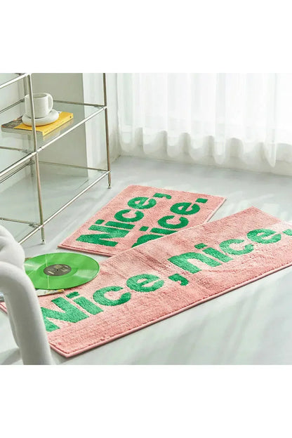 minimalistischer Bereichsteppich