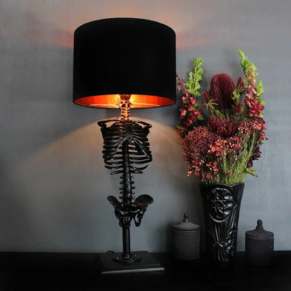 Handgefertigte gotische Skelett-Tischlampe