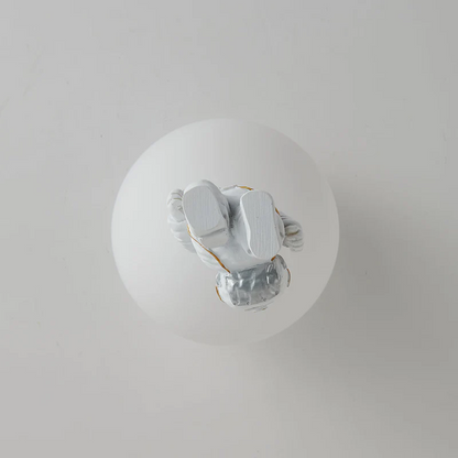 Trendige Moon/Astronaut Kinderzimmer LED-Deckenlampe - CosmoGlow