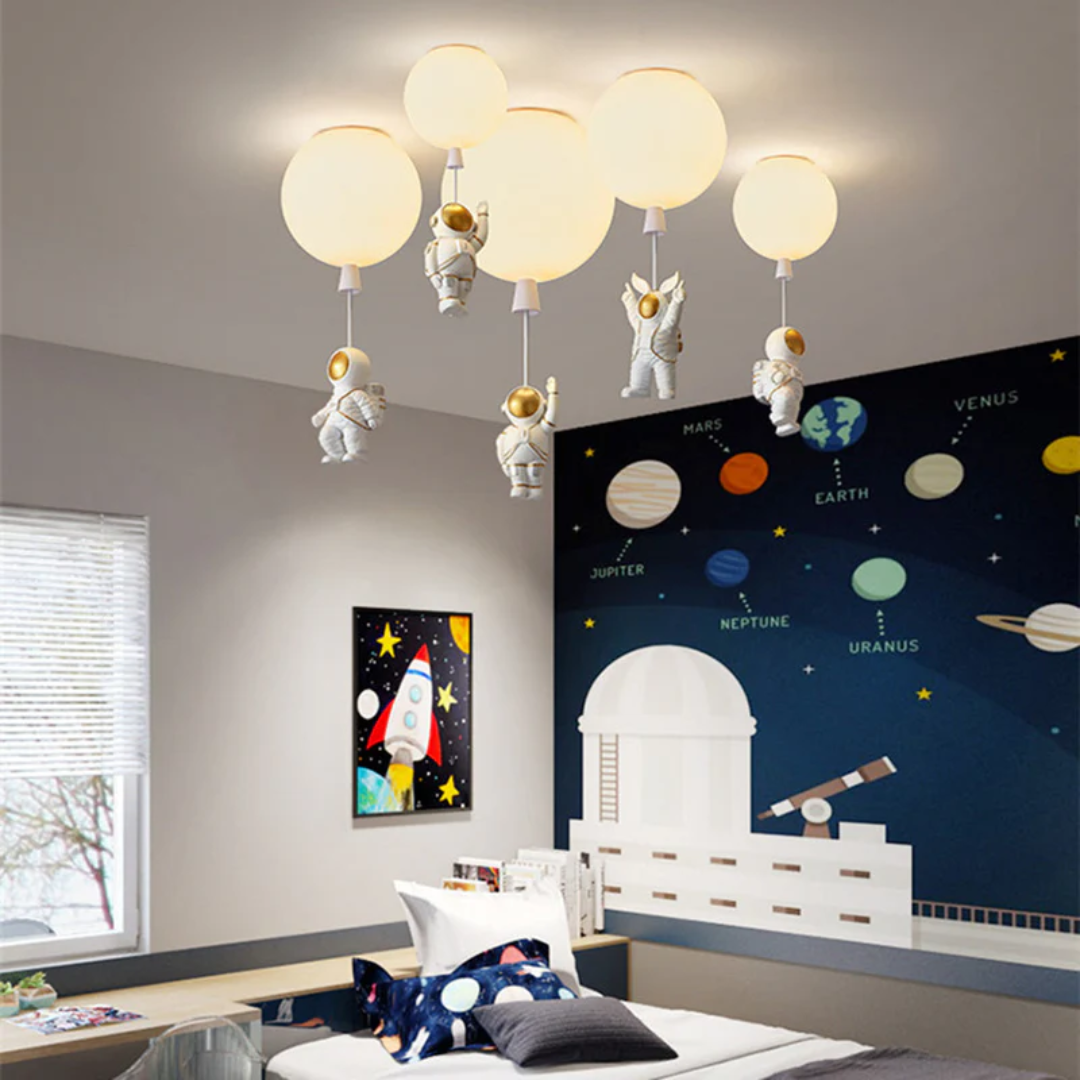 Trendige Moon/Astronaut Kinderzimmer LED-Deckenlampe - CosmoGlow
