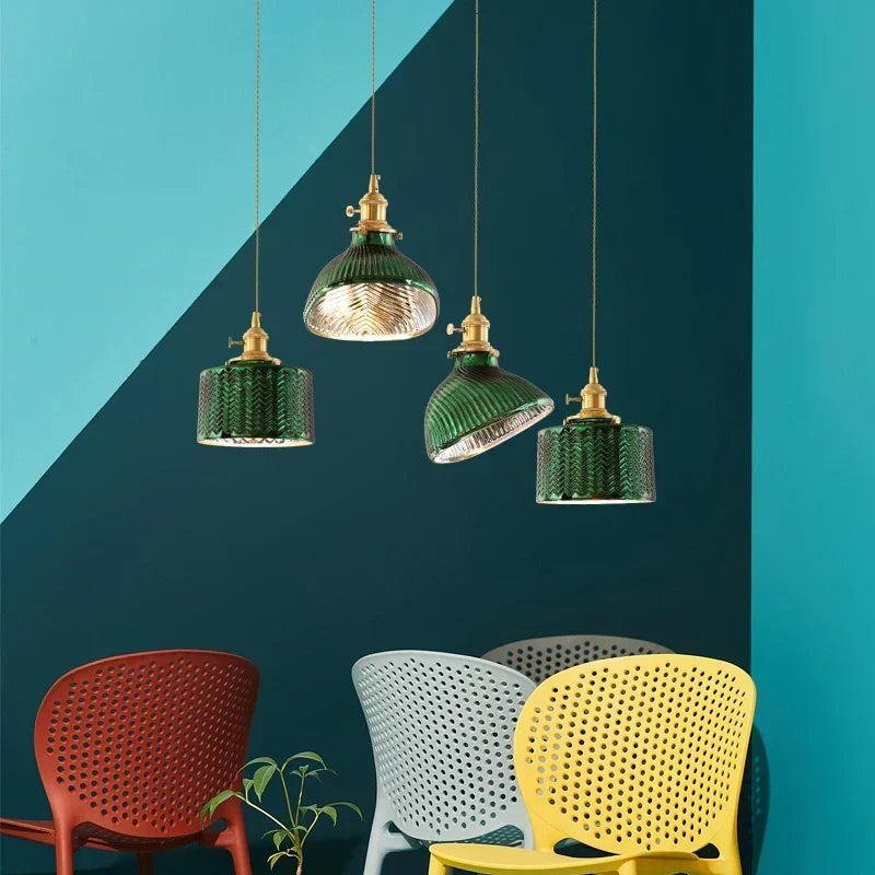 Kreative Vintage Hängeleuchten aus Glas – Retro-Deckenleuchte im Industriedesign