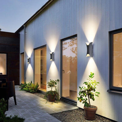 Elegante wasserdichte LED-Lampen mit geschwungener Form für den Garten