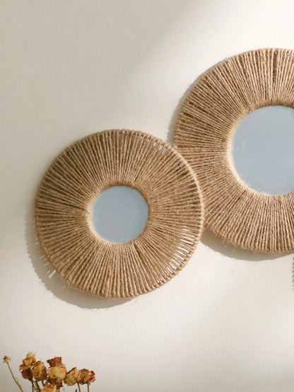 Heim Zeile | Rundes dekoratives Wandspiegel im Boho-Stil mit gewebtem Hanfseil