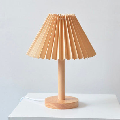 Holztischlampe mit gefaltetem Schirm